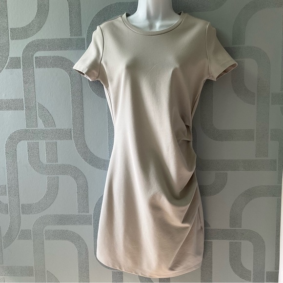 Dynamite Dresses & Skirts - NWT Dynamite - T-shirt Bodycon dress - Size M